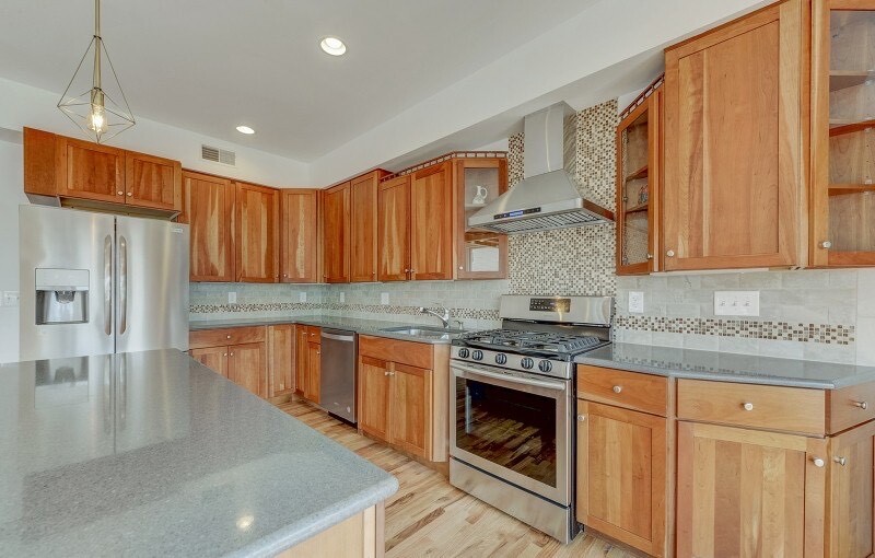 Spacious kitchen - 262 Prospect Ave