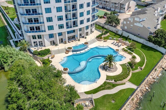 Building Photo - 4821 E NASA Pkwy