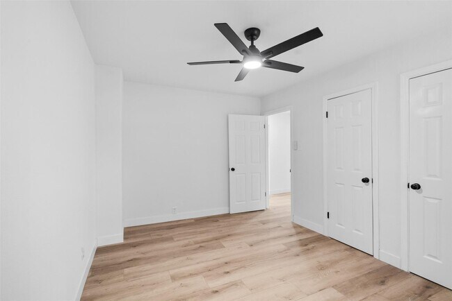 Building Photo - 5023 Cosby St