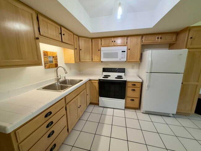 Building Photo - 9641 Spyglass Ave