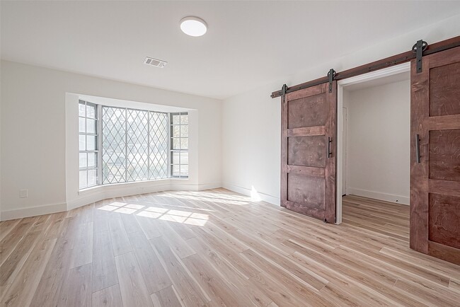 Building Photo - 811 Lemm Ct