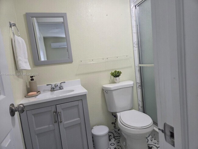 Building Photo - 367 W 33rd St