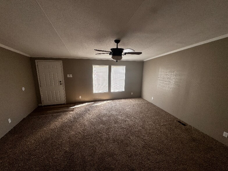 Building Photo - 148 FM