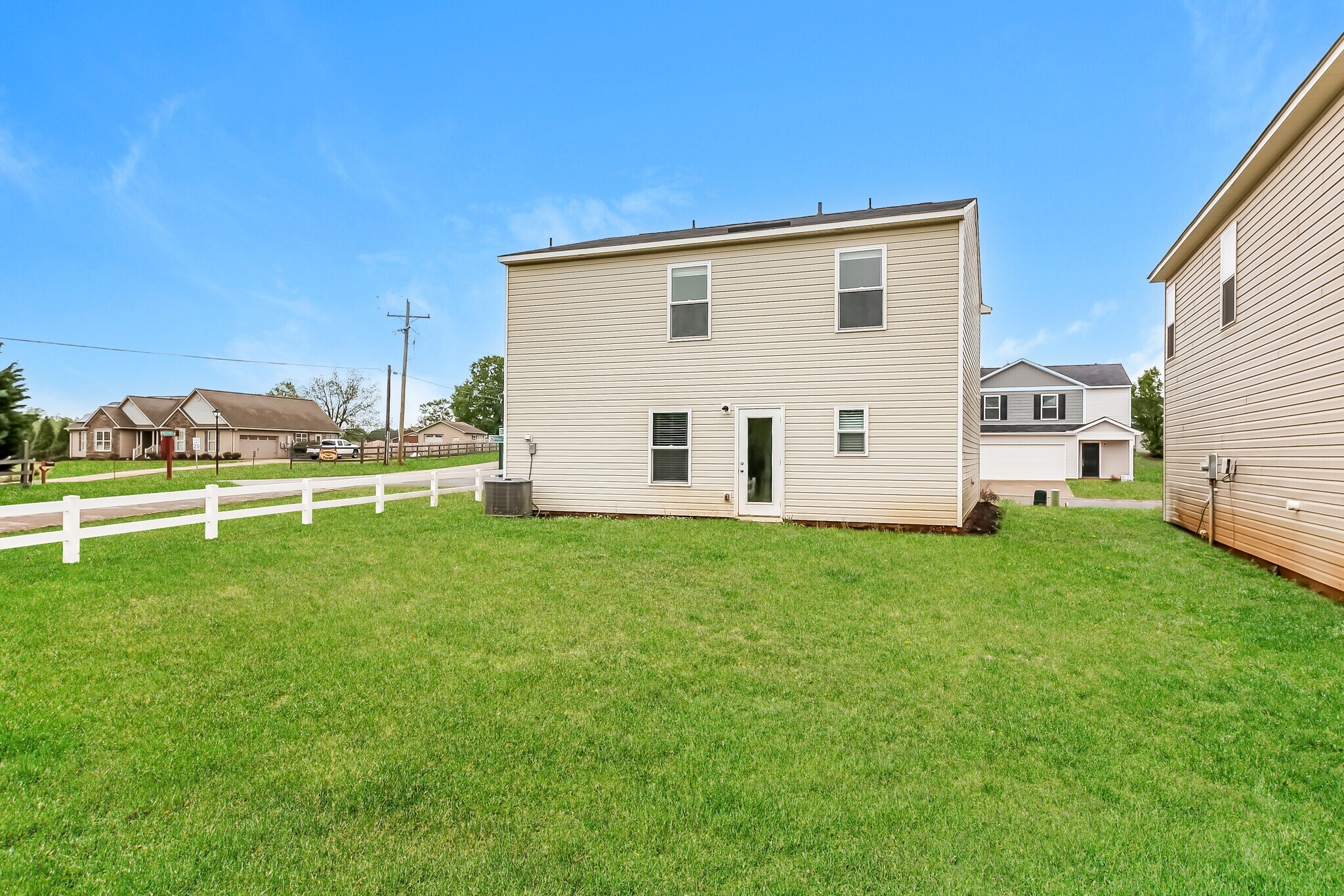 Building Photo - 514 Spring Ln