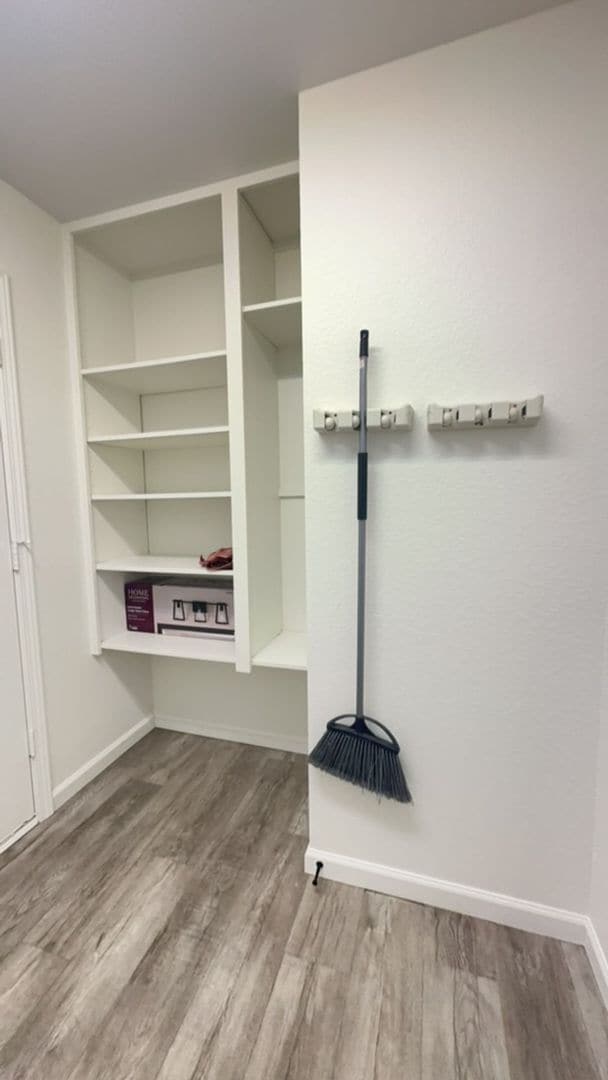 Building Photo - Charming 3 Bedroom / 2 Bathroom Home in NW Redmond