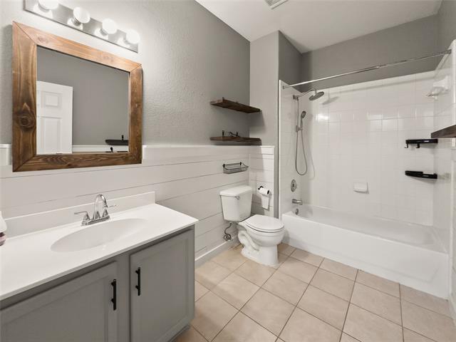 Building Photo - 707 Dickerson Ln