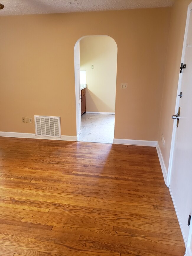 Building Photo - 6436 Strawberry Ln