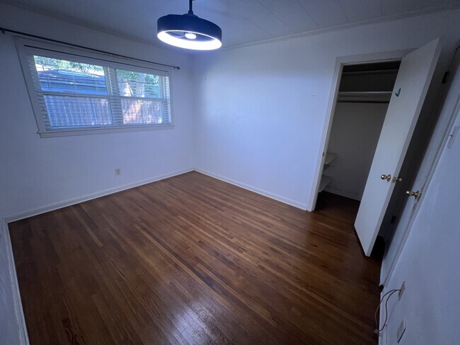 Building Photo - 129 Fernhill Ave