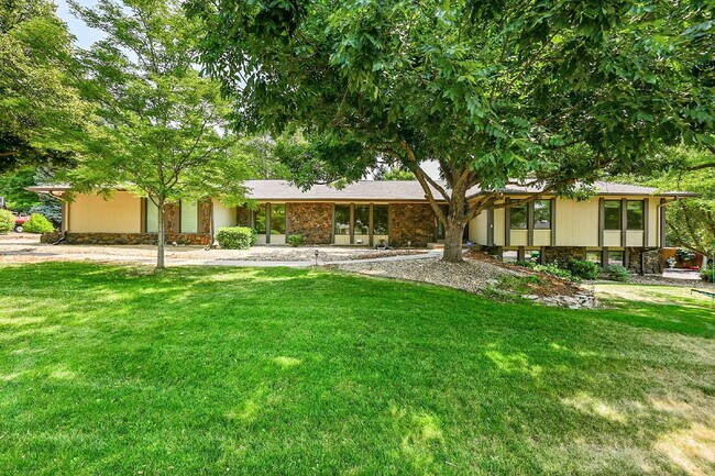 Building Photo - $6,850.00 - 5 Bedrooms, 3.5 Bathrooms, Sin...