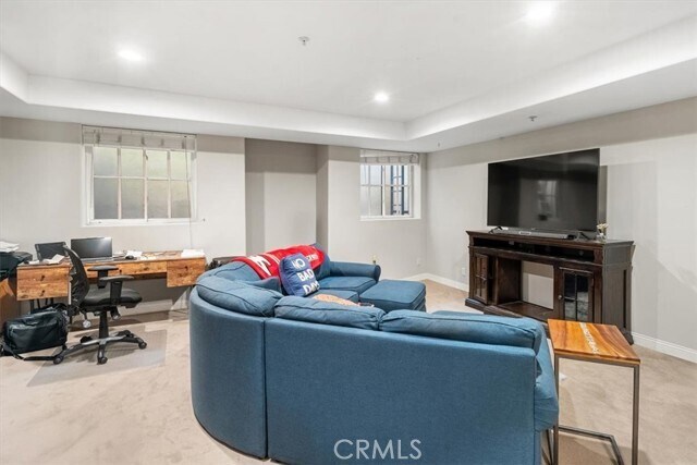 Building Photo - 723 S Broadway