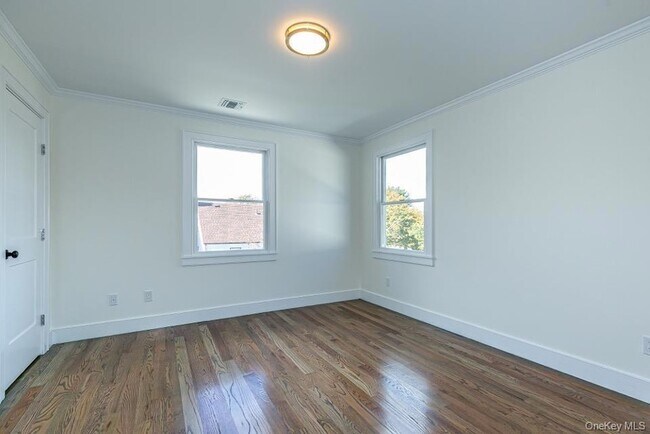 Building Photo - 207 Nassau Blvd