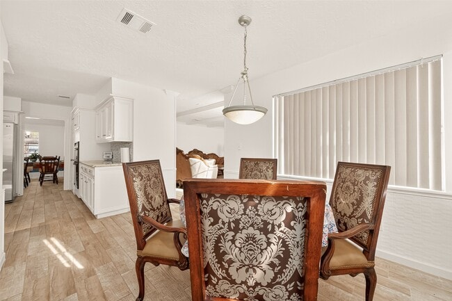 Building Photo - 3815 Fernglade Dr