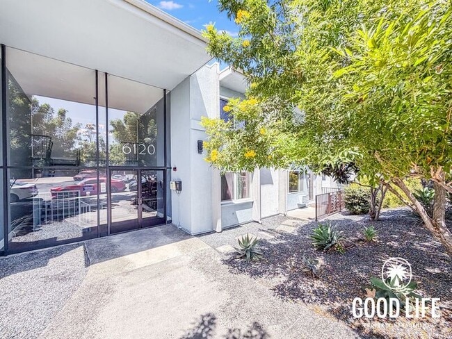 Building Photo - 6120 Decena Dr