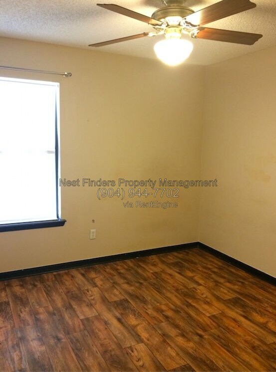 Building Photo - 336 Redwood Ln