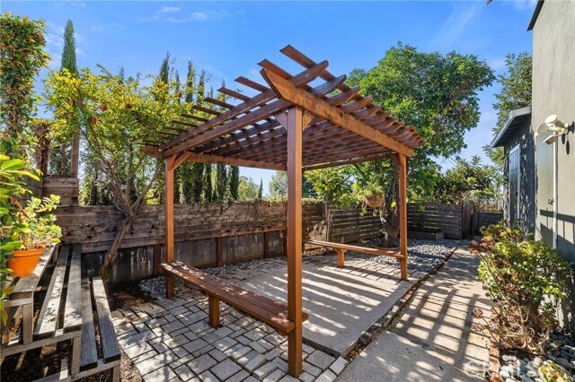 Building Photo - 3732 Dwiggins St