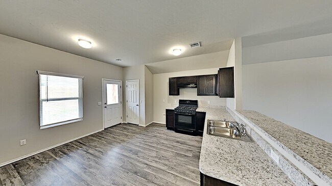 Building Photo - Nice 3 Bed 2 Bath Home in Yukon Schools