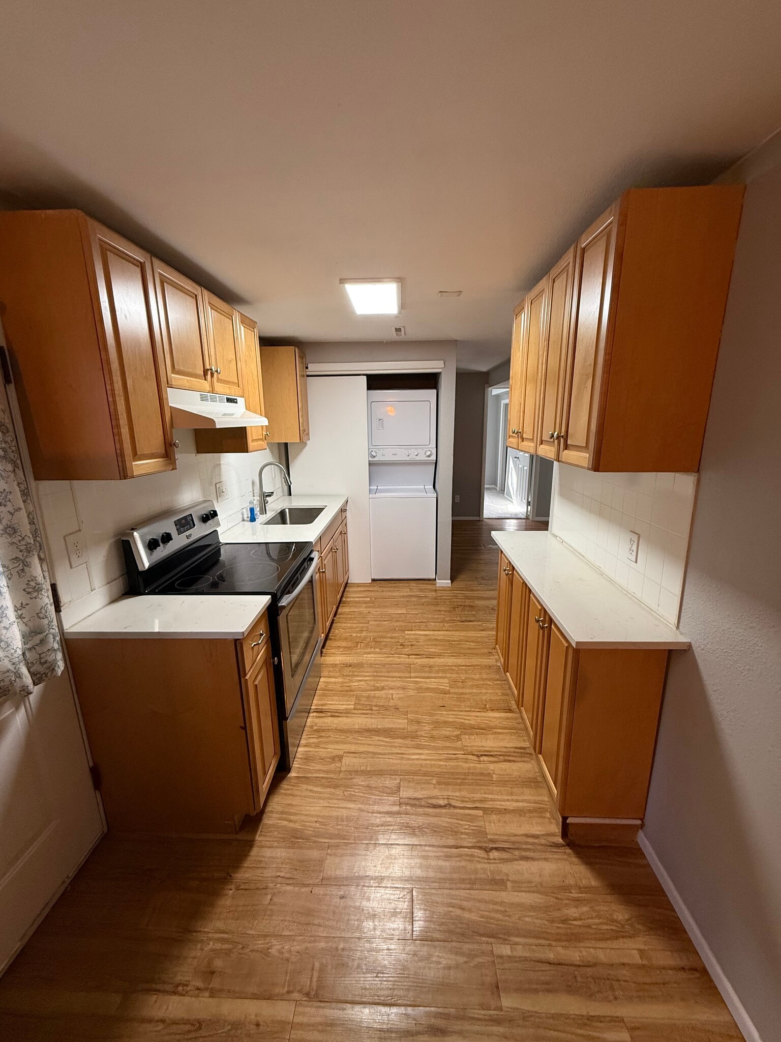 Building Photo - 1917 Oakwood Dr