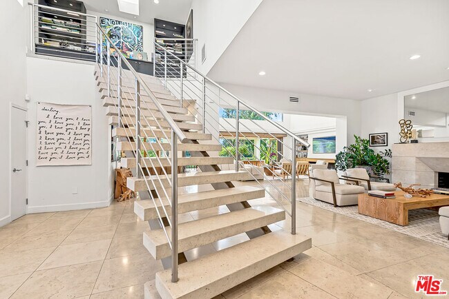 Building Photo - 10424 Valley Spring Ln