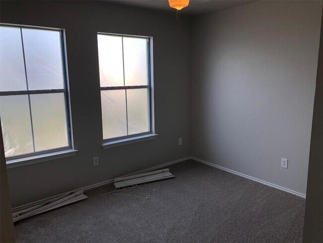 Building Photo - 9217 Rowlands Sayle Rd