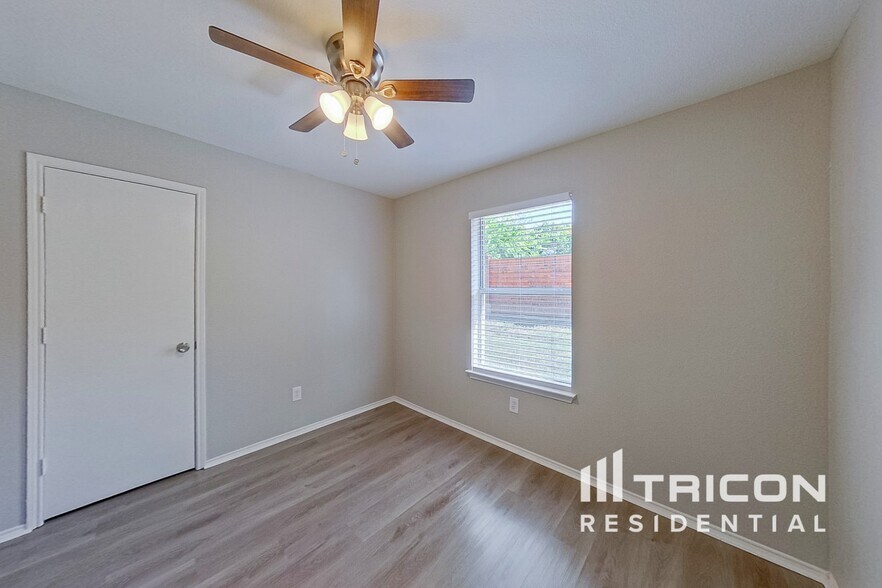 Building Photo - 1402 Misty Meadow Dr