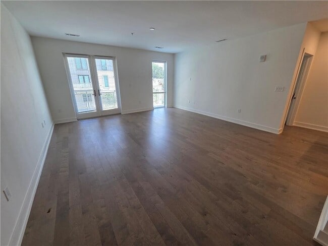 Building Photo - 775 Juniper St NE