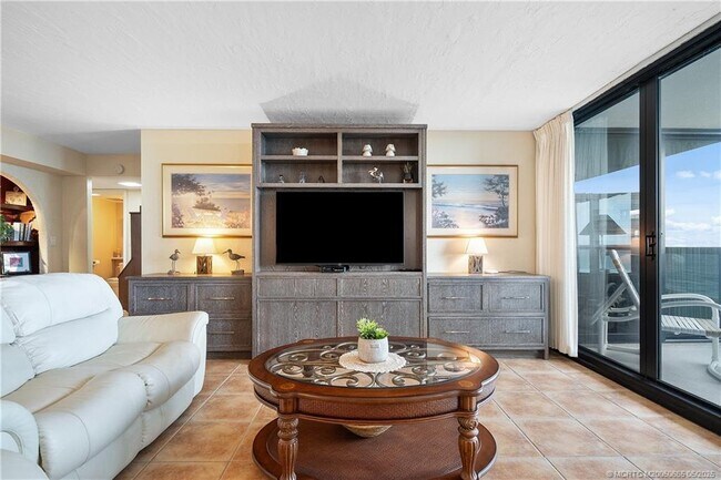 Building Photo - 10410 S Ocean Dr