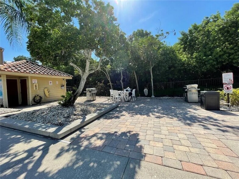 Building Photo - 11901 4th St N