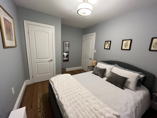 Master bedroom with mirror and closet - 192 Hart St