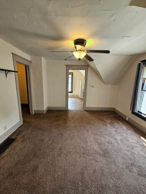 Building Photo - 230 S 61st St