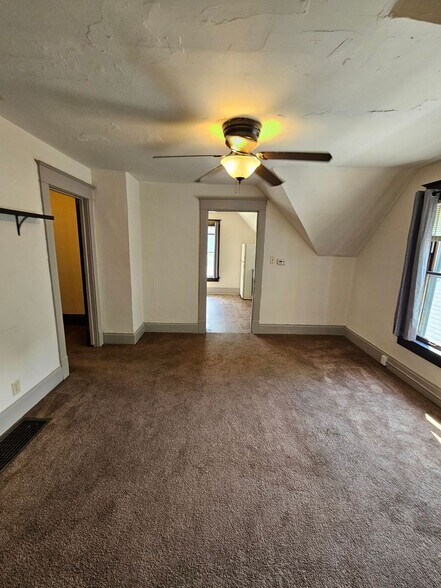 Primary Photo - 230-230A S 61st St.