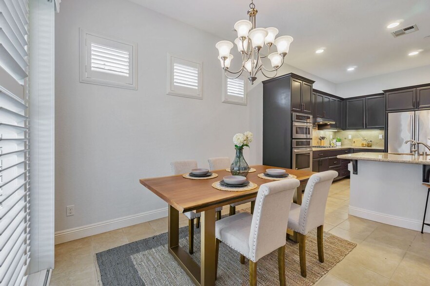 Building Photo - 1631 Chianti Ln