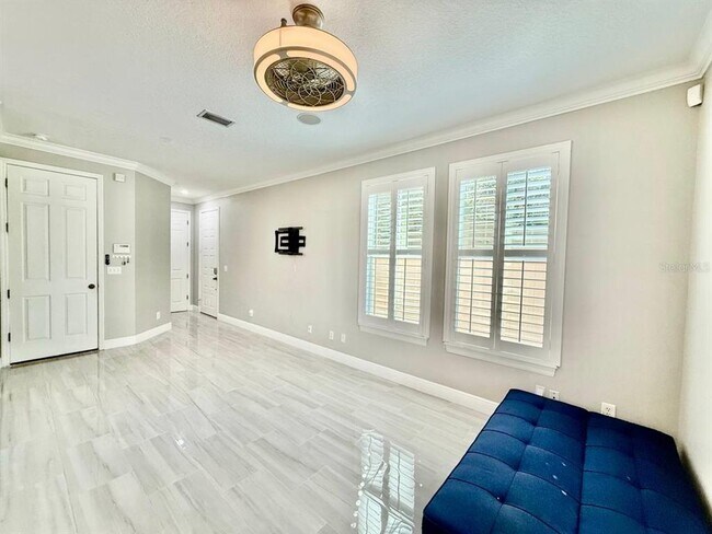 Building Photo - 505 S Tampania Ave