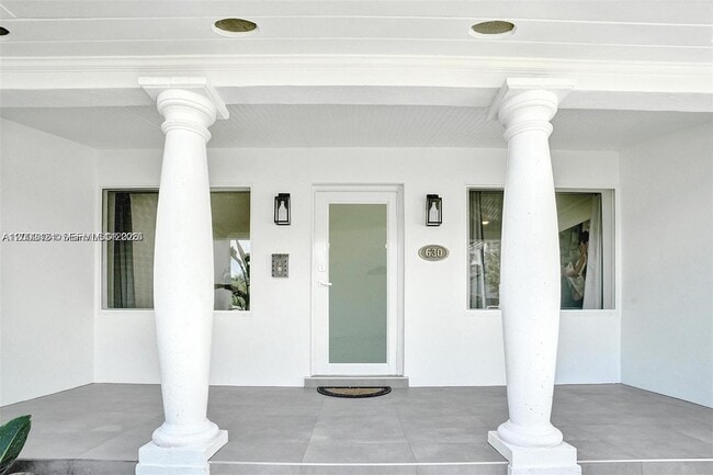 Building Photo - 630 NE 52nd Terrace