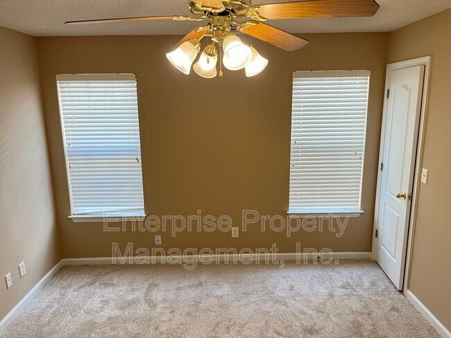 Building Photo - 9221 Lazzini Cove