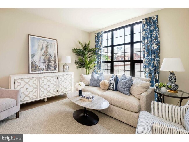 Primary Photo - 218 Arch St