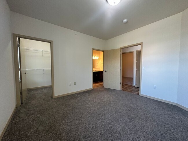 Building Photo - 3036 Triumph Dr