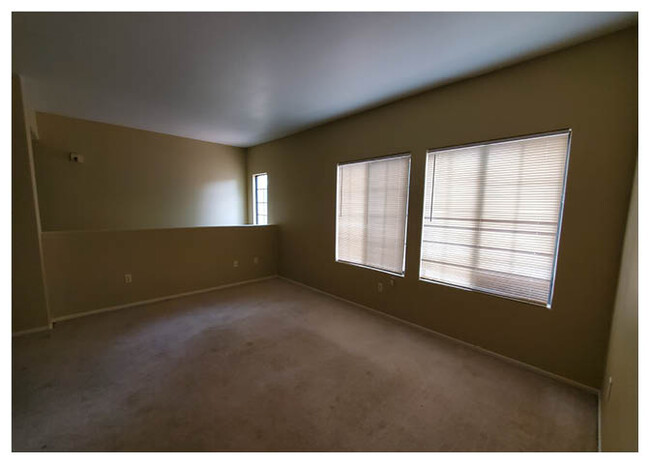 Building Photo - 2031 Hussium Hills St