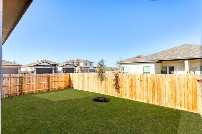 Building Photo - Luxury Duplex Near Randolph and Ft. Sam