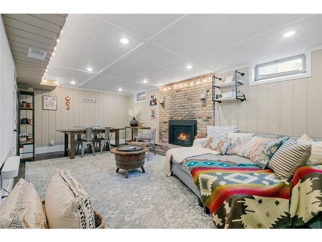 Building Photo - 1620 Winnetka Ave N