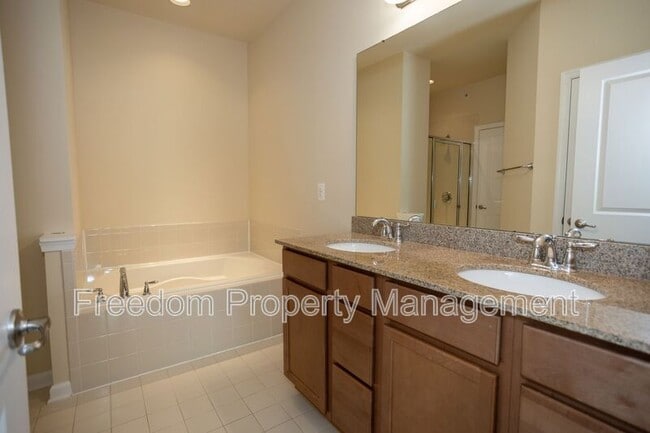 Building Photo - 7408 Brunson Cir