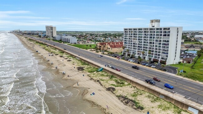 Building Photo - 7310 Seawall Blvd