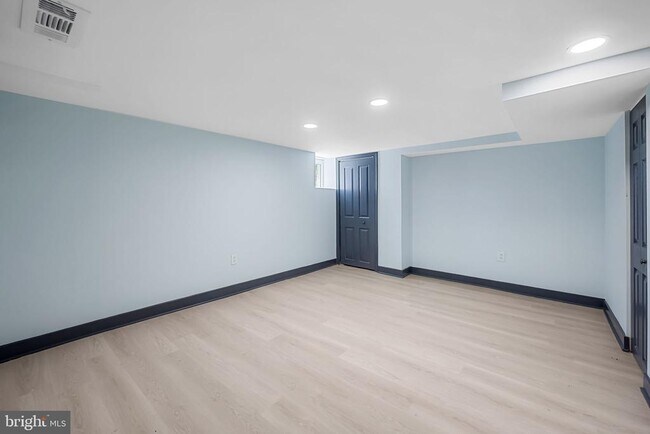 Building Photo - 3714 W Cold Spring Ln