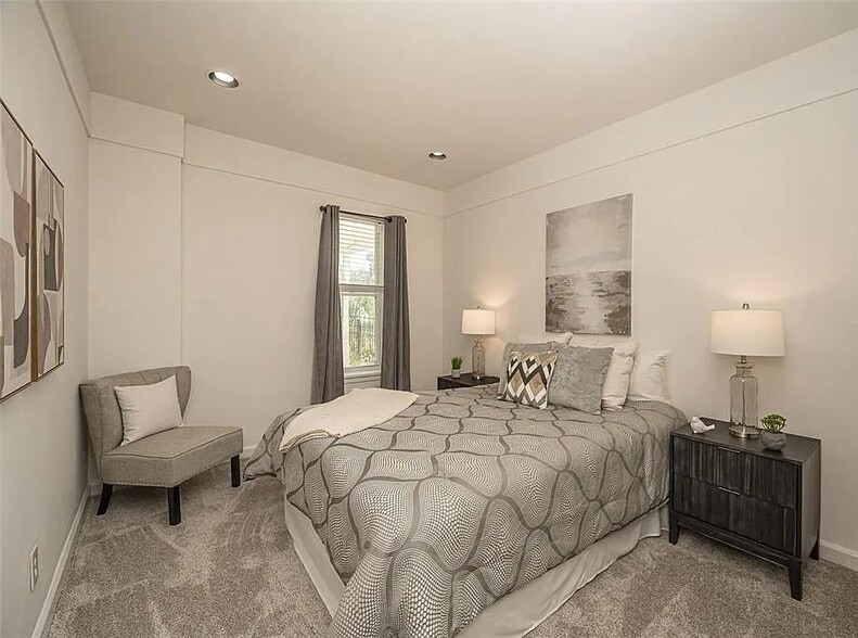 Building Photo - 6418 W Park Ave