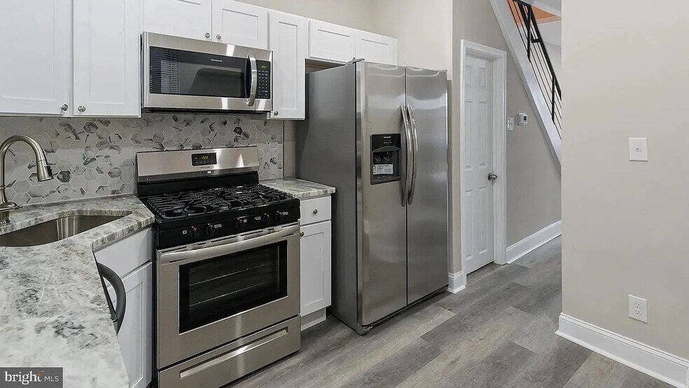 Building Photo - 2336 Pierce St