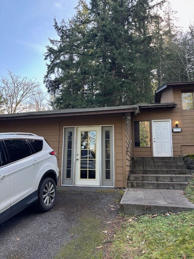 Building Photo - Spacious 3 Bedroom Home for Rent in Whatcom Falls Neighborhood!