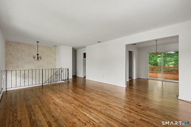 Building Photo - 11 Lycett Ct