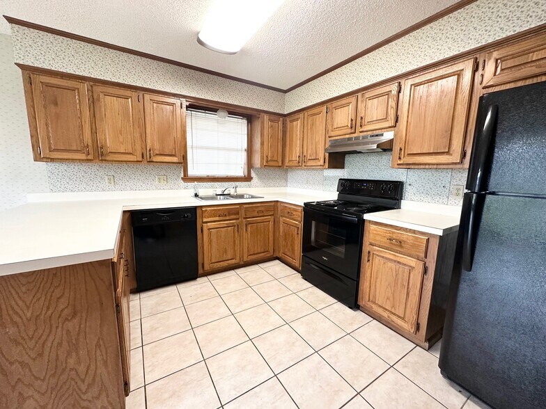 Building Photo - 6853 Willie Lou Ave