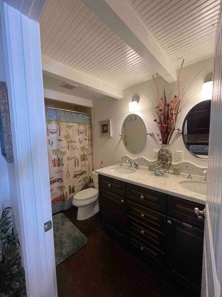 Bathroom - 704 Ventura Pl