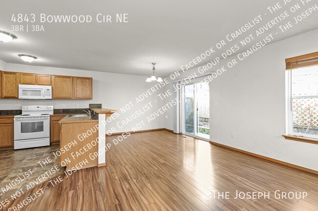 Building Photo - 4843 Bowwood Cir NE