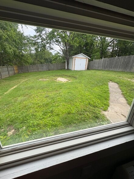 View of backyard - 117 Clyde St
